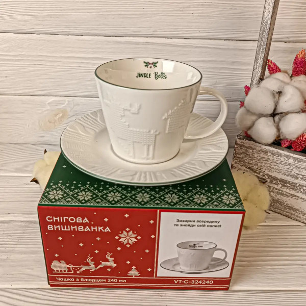 Кружка с блюдцем Vittora Снежная вышиванка VT-C-324240 240 мл