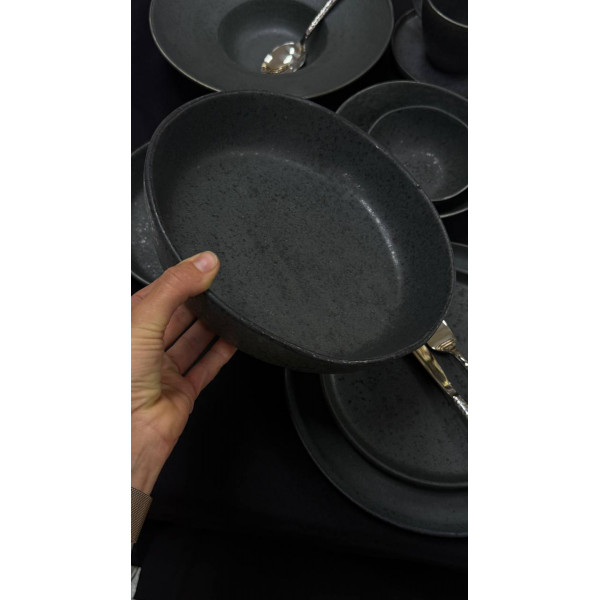 Тарілка десертна Olens Шайні-дот 101-0410 21х2.5 см чорна