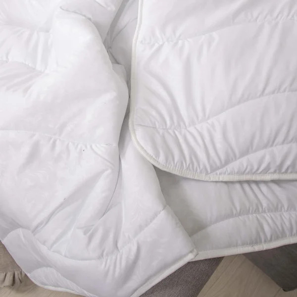Ковдра євро силіконова Viluta Relax Light 21375 200x220 см біла Ковдра євро силіконова Viluta Relax Light 21375 200x220 см біла