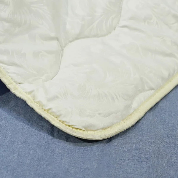 Ковдра полуторна вовняна Viluta Comfort 21379 140x205 см бежева Ковдра полуторна вовняна Viluta Comfort 21379 140x205 см бежева