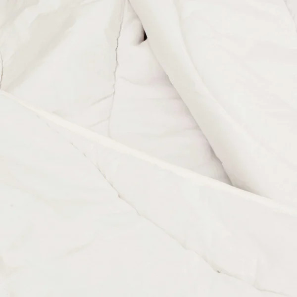 Ковдра полуторна стьобана Viluta Soft Лебяжий пух 21376 140x205 см біла Ковдра полуторна стьобана Viluta Soft Лебяжий пух 21376 140x205 см біла