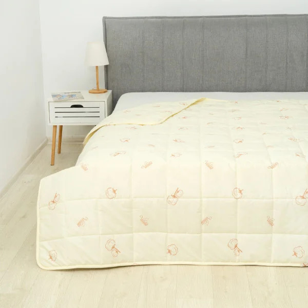 Ковдра полуторна бавовняна стьобана Viluta 21390 140x205 см бежева Ковдра полуторна бавовняна стьобана Viluta 21390 140x205 см бежева