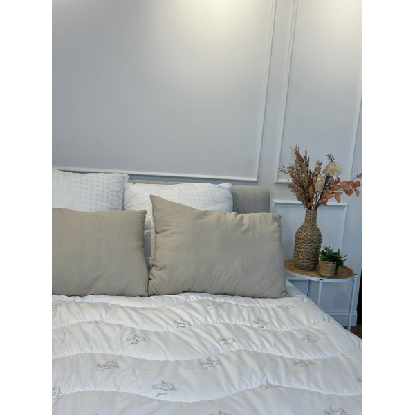 Ковдра полуторна стьобана Viluta Soft Лебяжий пух 21424 140x205 см біла Ковдра полуторна стьобана Viluta Soft Лебяжий пух 21424 140x205 см біла