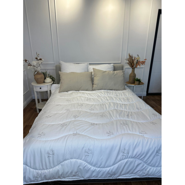 Ковдра полуторна стьобана Viluta Soft Лебяжий пух 21424 140x205 см біла Ковдра полуторна стьобана Viluta Soft Лебяжий пух 21424 140x205 см біла