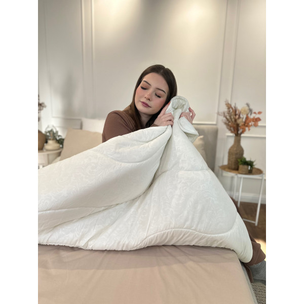 Ковдра полуторна вовняна Viluta Comfort 21421 140x205 см бежева Ковдра полуторна вовняна Viluta Comfort 21421 140x205 см бежева