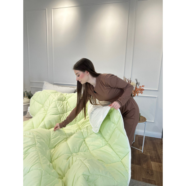 Ковдра євро стьобана зимова з бамбукового волокна Leri Max Bamboo 21453 200х215 см салатова