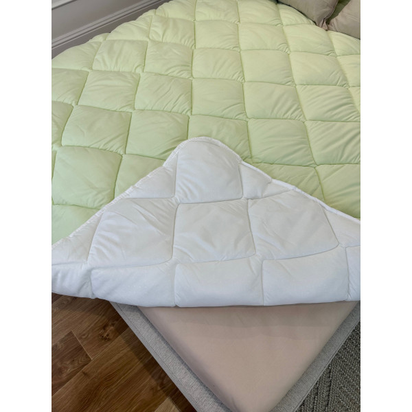 Ковдра євро стьобана зимова з бамбукового волокна Leri Max Bamboo 21453 200х215 см салатова