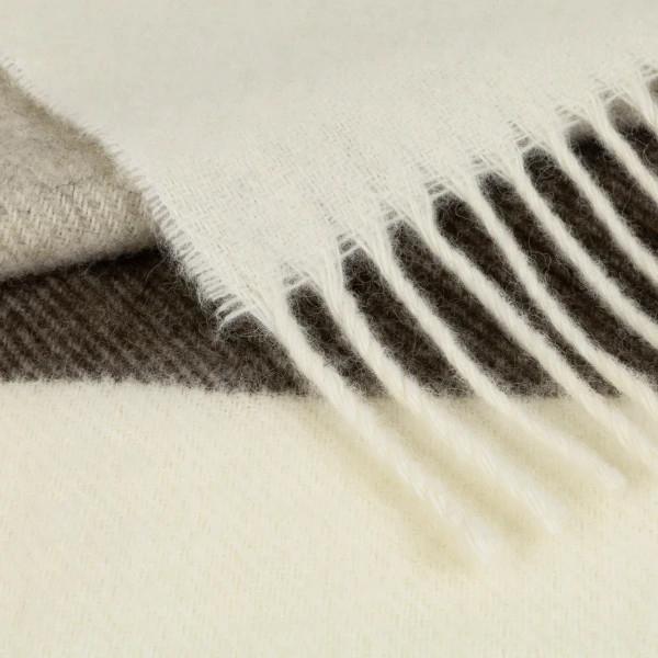 Плед з екологічної вовни Love You 4452 140х200 см айворі з білим