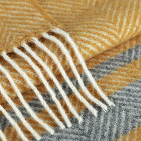 Плед однотонний мериносовий з смужками Love You 4489 140х200 см білий гірчиця сірий