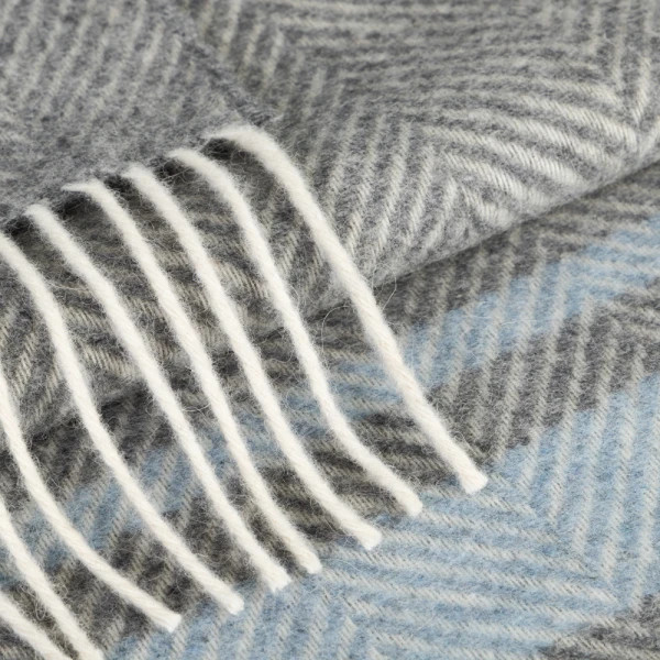 Плед однотонний мериносовий з смужками Love You 4490 140х200 см білий блакитний сірий