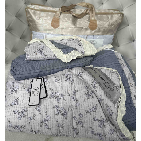 Постільна білизна двоспальна з демісезонною ковдрою з мереживом та з простирадло на резинці з мусліну Koloco 20185 180х200х25 см