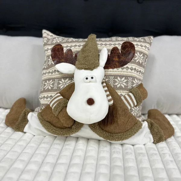 Подушка новорічна 3D Благородний Олень 19293 40х40 см