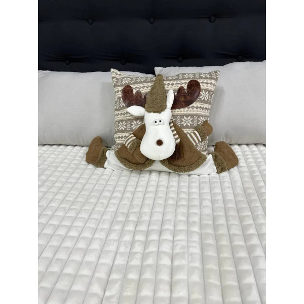 Подушка новорічна 3D Благородний Олень 19293 40х40 см