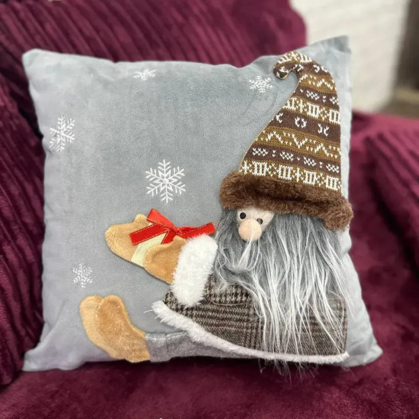 Подушка новорічна 3D Гном із сивою бородою 19290 40х40 см