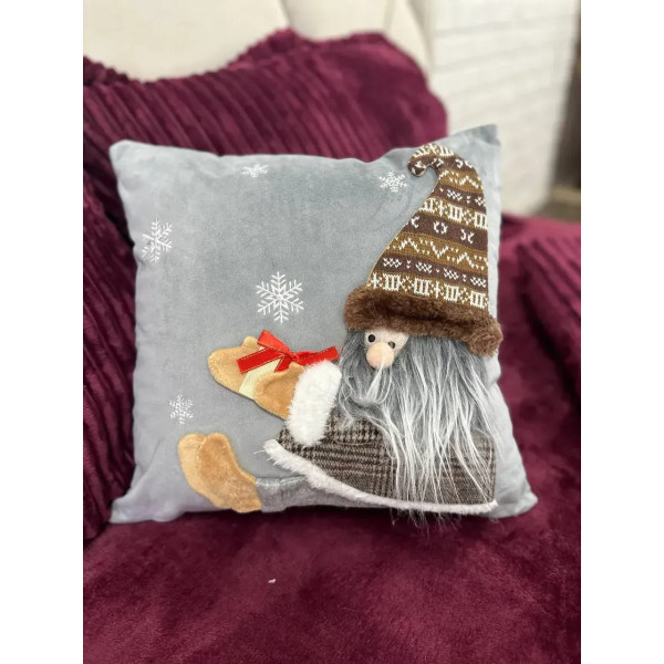 Подушка новорічна 3D Гном із сивою бородою 19290 40х40 см