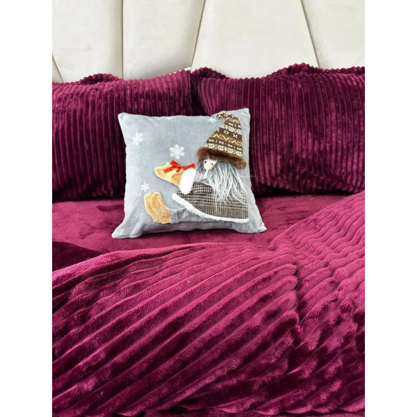 Подушка новорічна 3D Гном із сивою бородою 19290 40х40 см