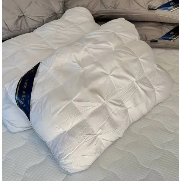 Подушка тісто з поліефірного волокна Hotel pillow 19534 50х70 см біла