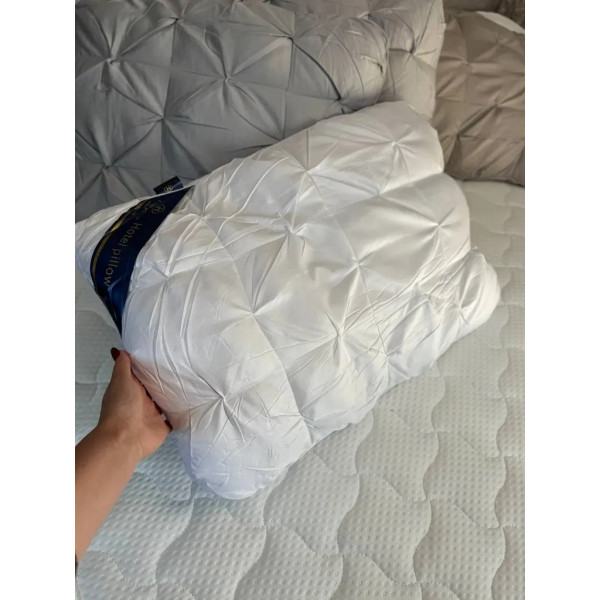 Подушка тісто з поліефірного волокна Hotel pillow 19534 50х70 см біла