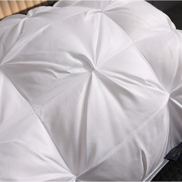 Подушка тісто з поліефірного волокна Hotel pillow 19534 50х70 см біла