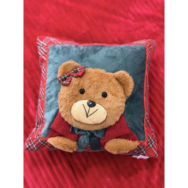Подушка новорічна 3D Ошатна Ведмедиця 19877 40х40 см