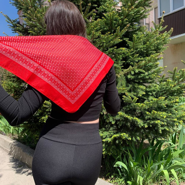 Бандана з візерунком Горошок 10554 55х55 см червона