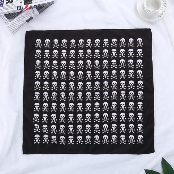 Бандана з візерунком Череп 18 10544 54х54 см