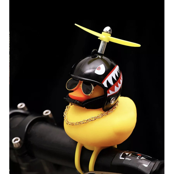 Автомобільна качка з шоломом і кріпленням Funny Ducks Red Iron Man 5177