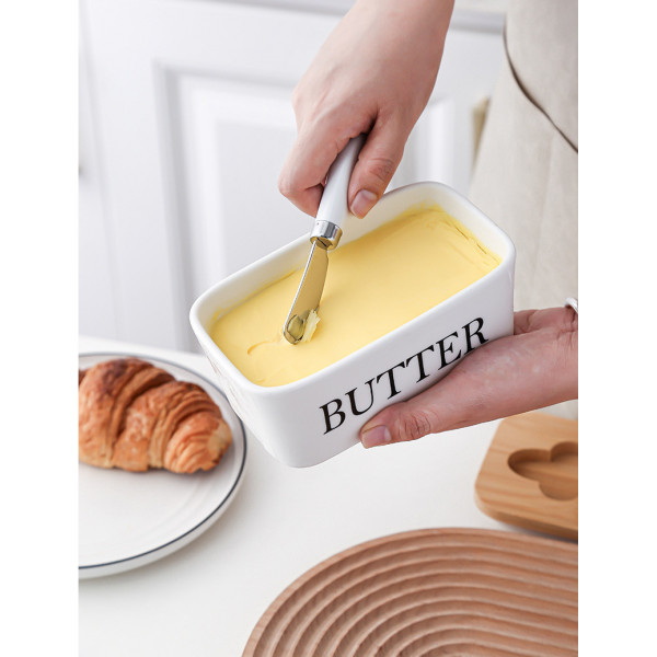 Маслянка керамічна Butter 7793 600 мл біла