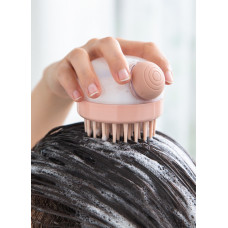 Масажна щітка для миття голови з дозатором 14756 7х8.5 см пудрова