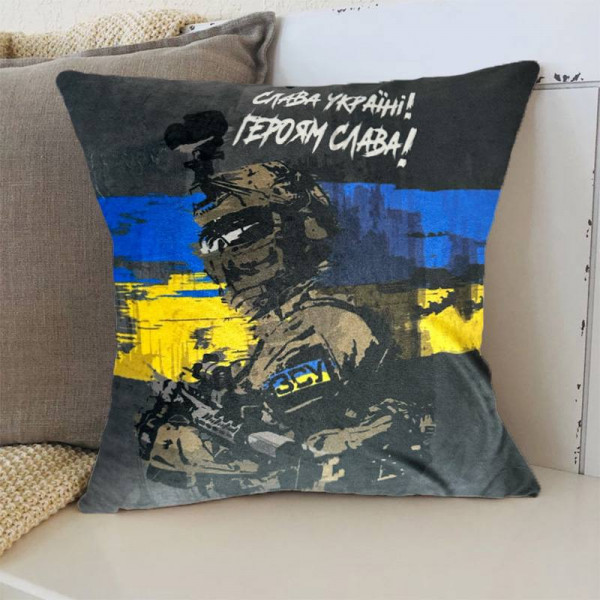Подушка патріотична 3D Герой України 2695_D 12683 35х35 см